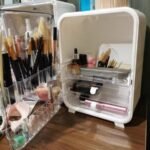 Large-capacity light luxury cosmetics storage box