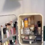 Large-capacity light luxury cosmetics storage box