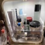 Large-capacity light luxury cosmetics storage box